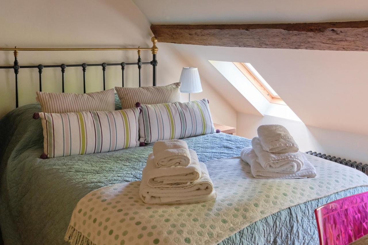 Woodpecker Loft At Millfields Farm Cottages Ashbourne  Extérieur photo